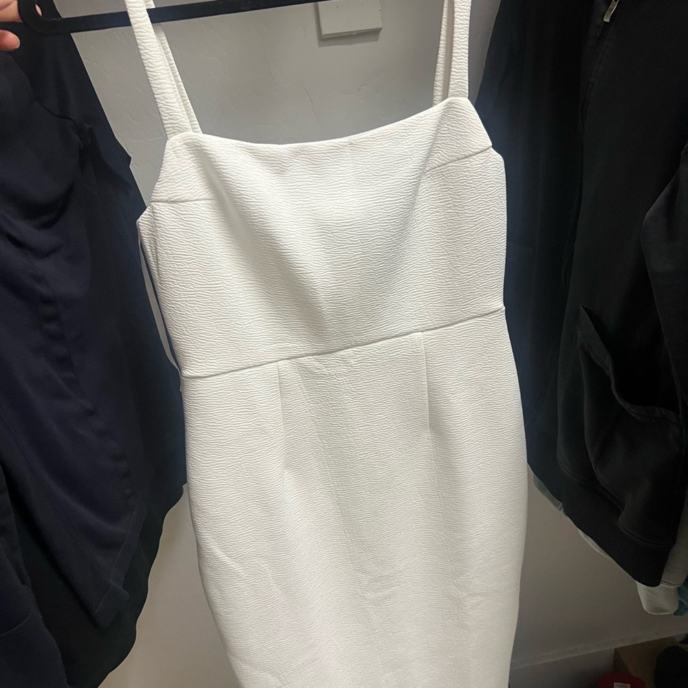 Selfie Leslie White Strapless Sheath Dress